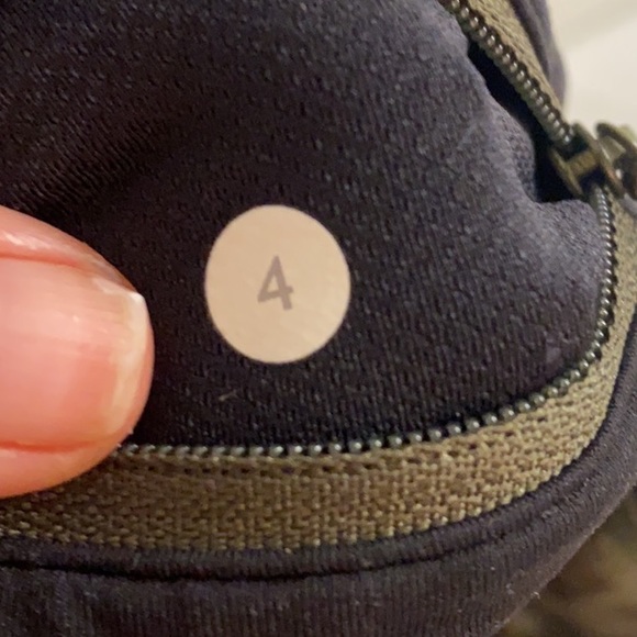 Lululemon Camouflage Speed Short - Picture 6 of 6